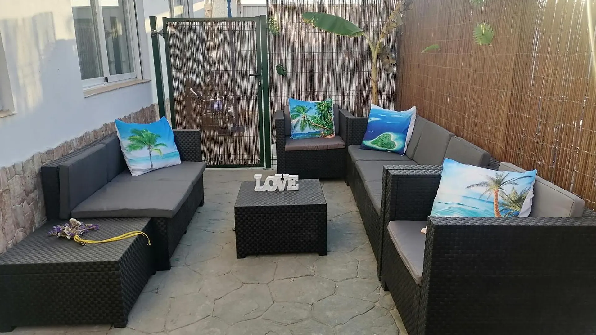 Сasa de vacaciones Mis Princesas, con Barbacoa, Piscina, Parking privado y wifi Chiclana de la Frontera España